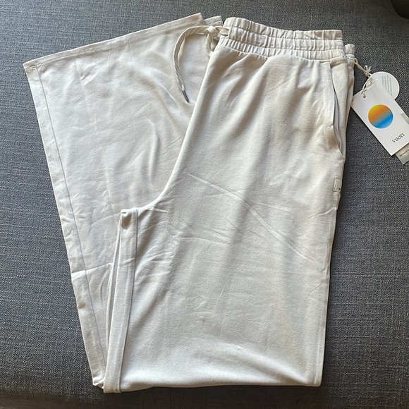 Vuori Halo Essential Wideleg Ecru Heather NWT - Picture 5 of 9